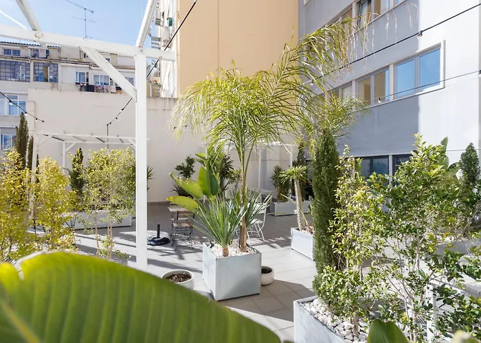 Prosecco Lifestyle In Lisbon By Misha\'S Place 4B